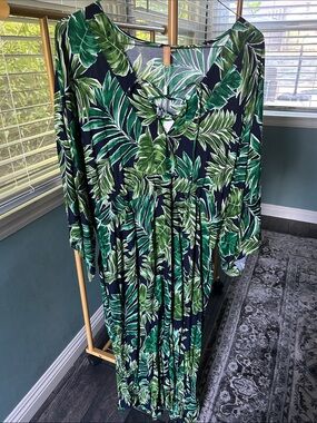 Onshore Brand Leaf-Print Maxi Dress in Green One Size